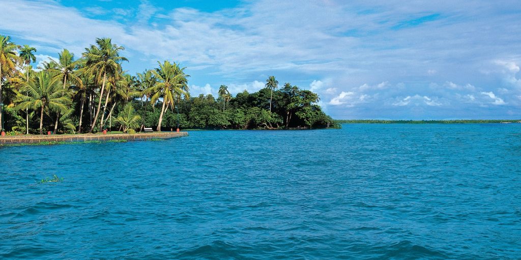 Pathiramanal Island